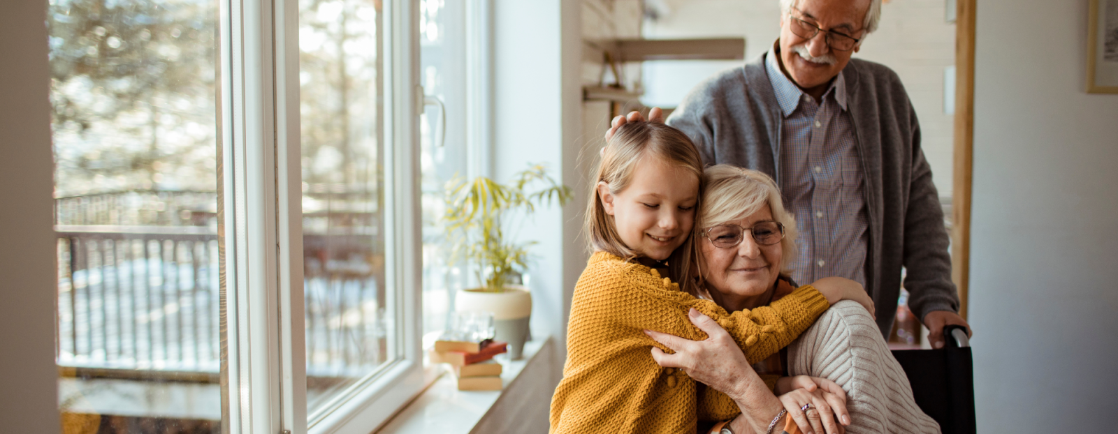Homepage SYNERGY HomeCare Grandparents with Grandchild