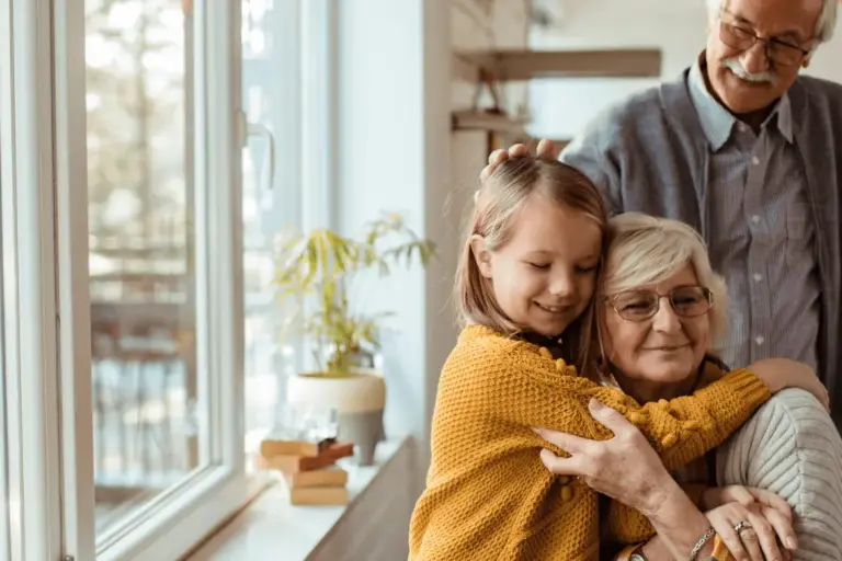 Homepage SYNERGY HomeCare Grandparents with Grandchild